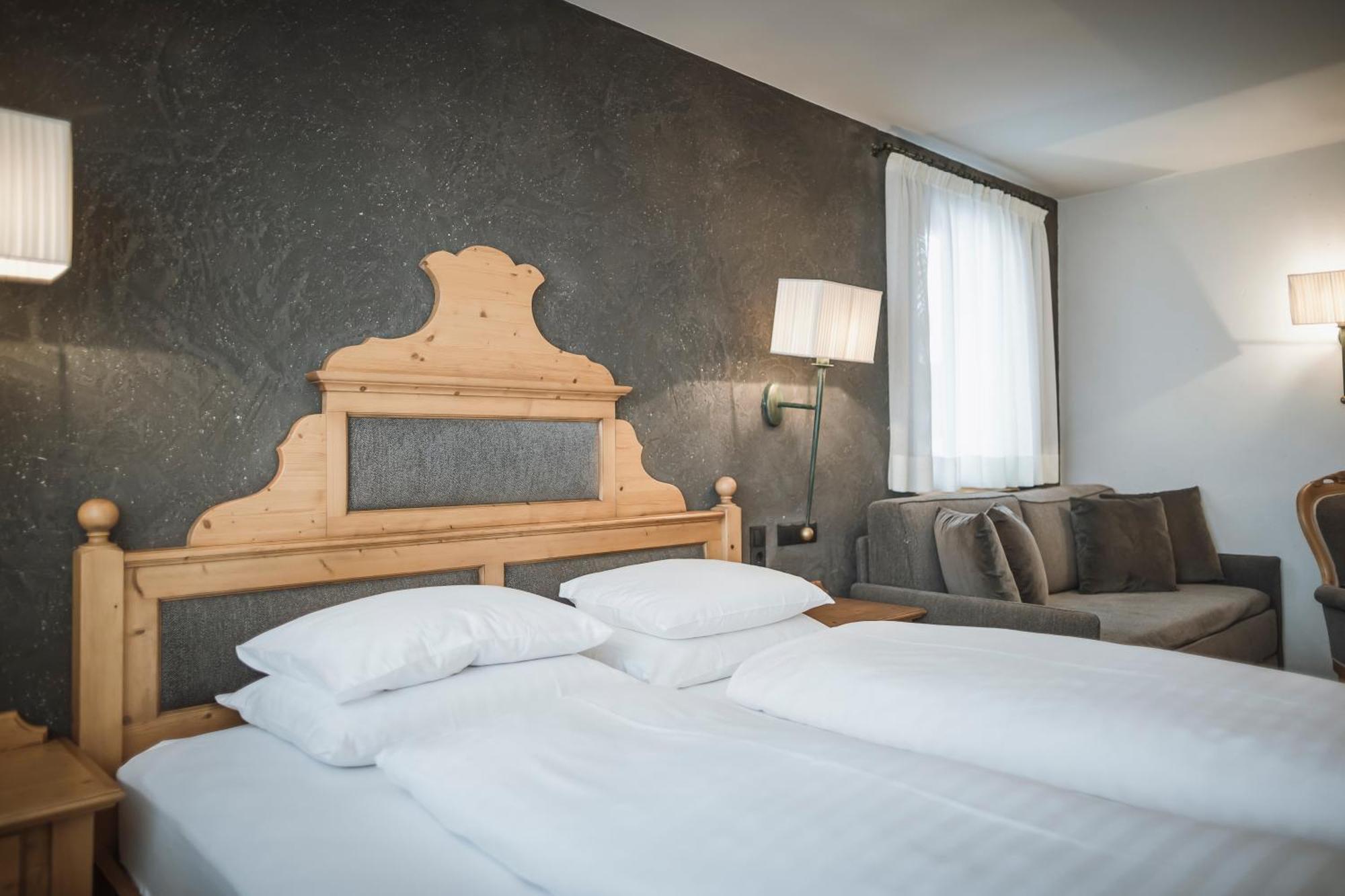 Hotel Solvie ファルツェス エクステリア 写真